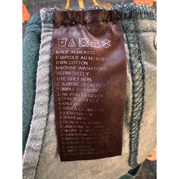 Urban Outfitters BDG Mom High Rise Cuffed Shorts Size 28 - Picture 4 of 4